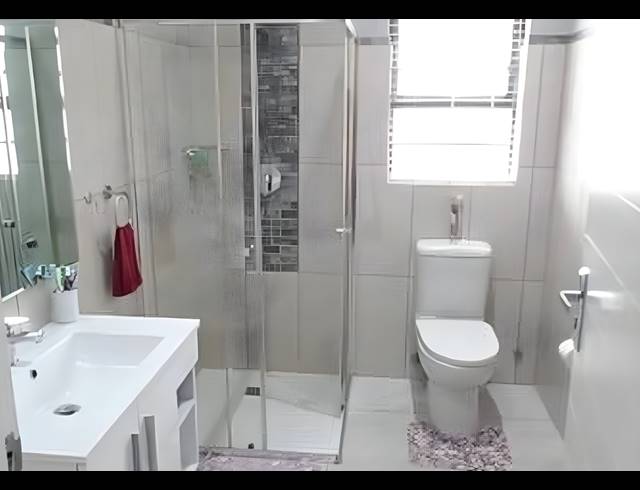 3 bed property for sale in ADMIRALS PARK
